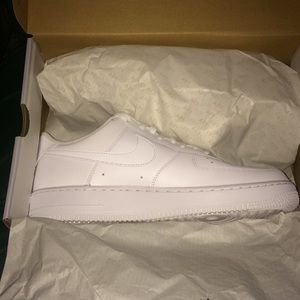 Men’s Nike Air Force 1 ‘07 size 11